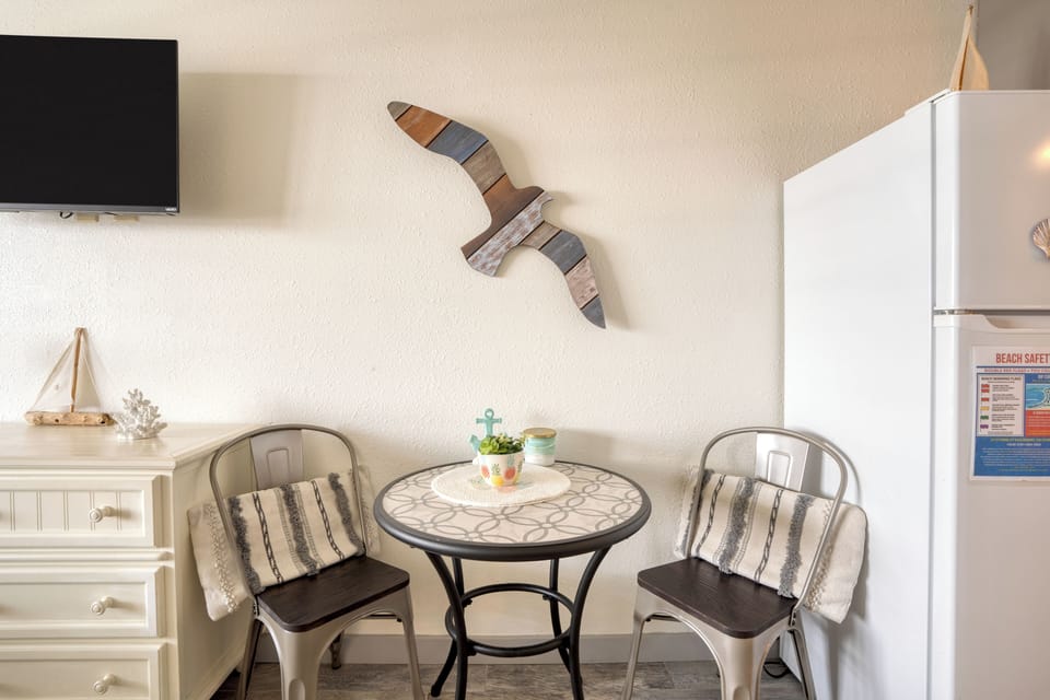 Breakfast nook.