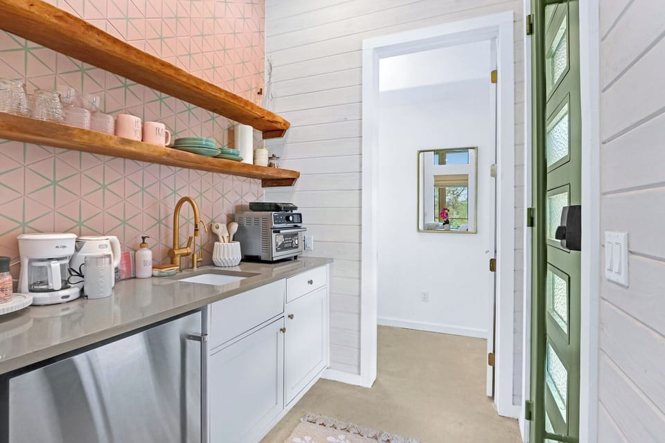Entering into the kitchenette