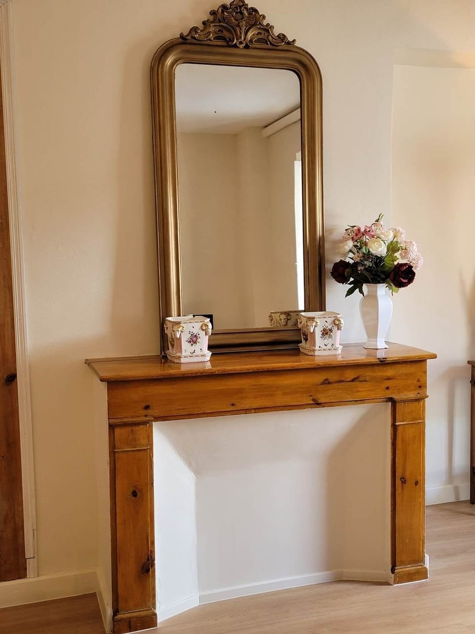 LA-BELLE-SAISON-Luchon-Location-d'appartements-Gentiane-Salon