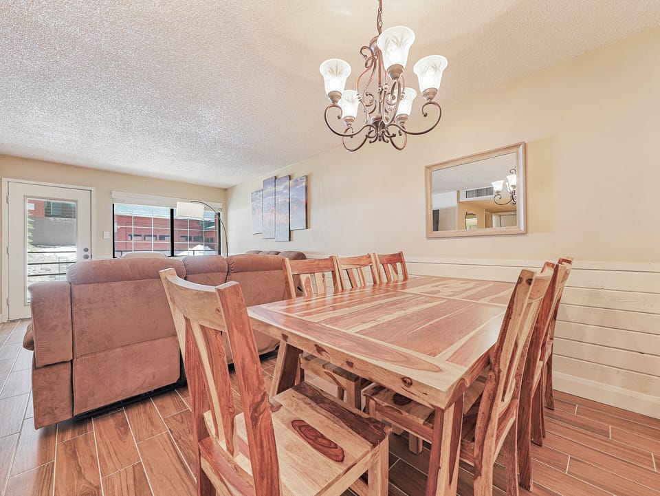 Dining space with seating for 6