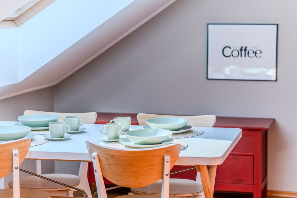 Dining Area | Book Now with RENTUJEMY