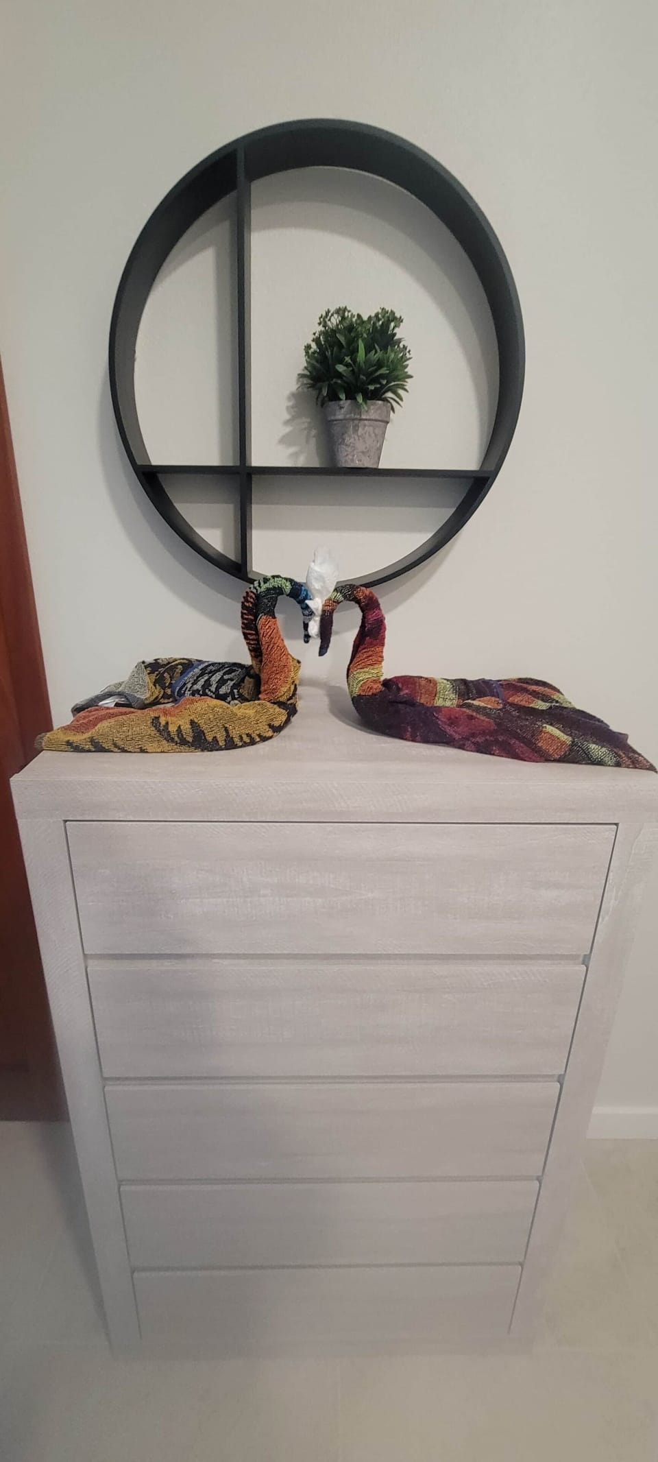 Bedroom 2 (king Bed) Swan Decor