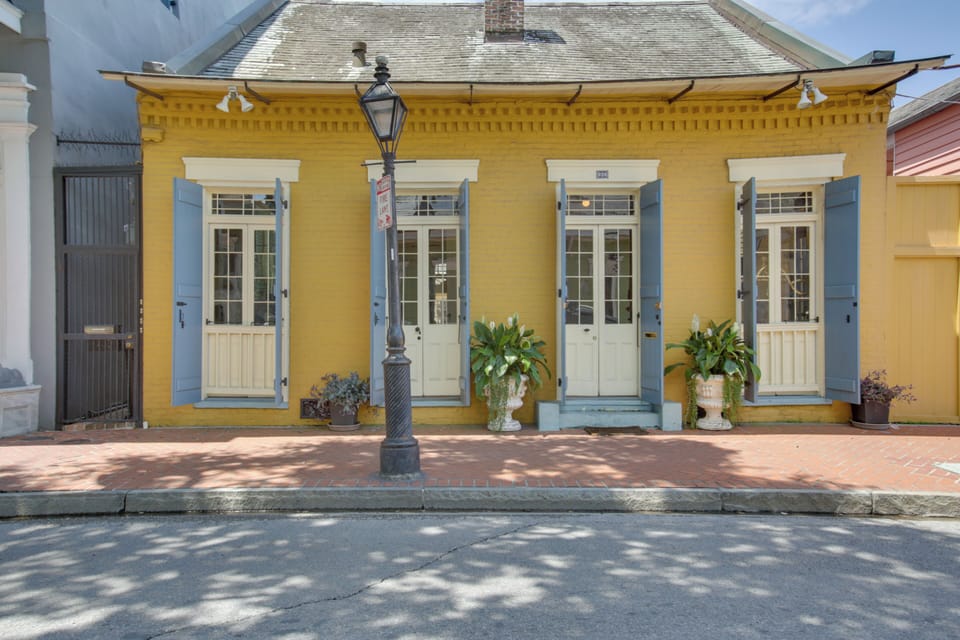 New Orleans Vacation Rental | 1BR | 1BA | 350 Sq Ft | Stairs Required