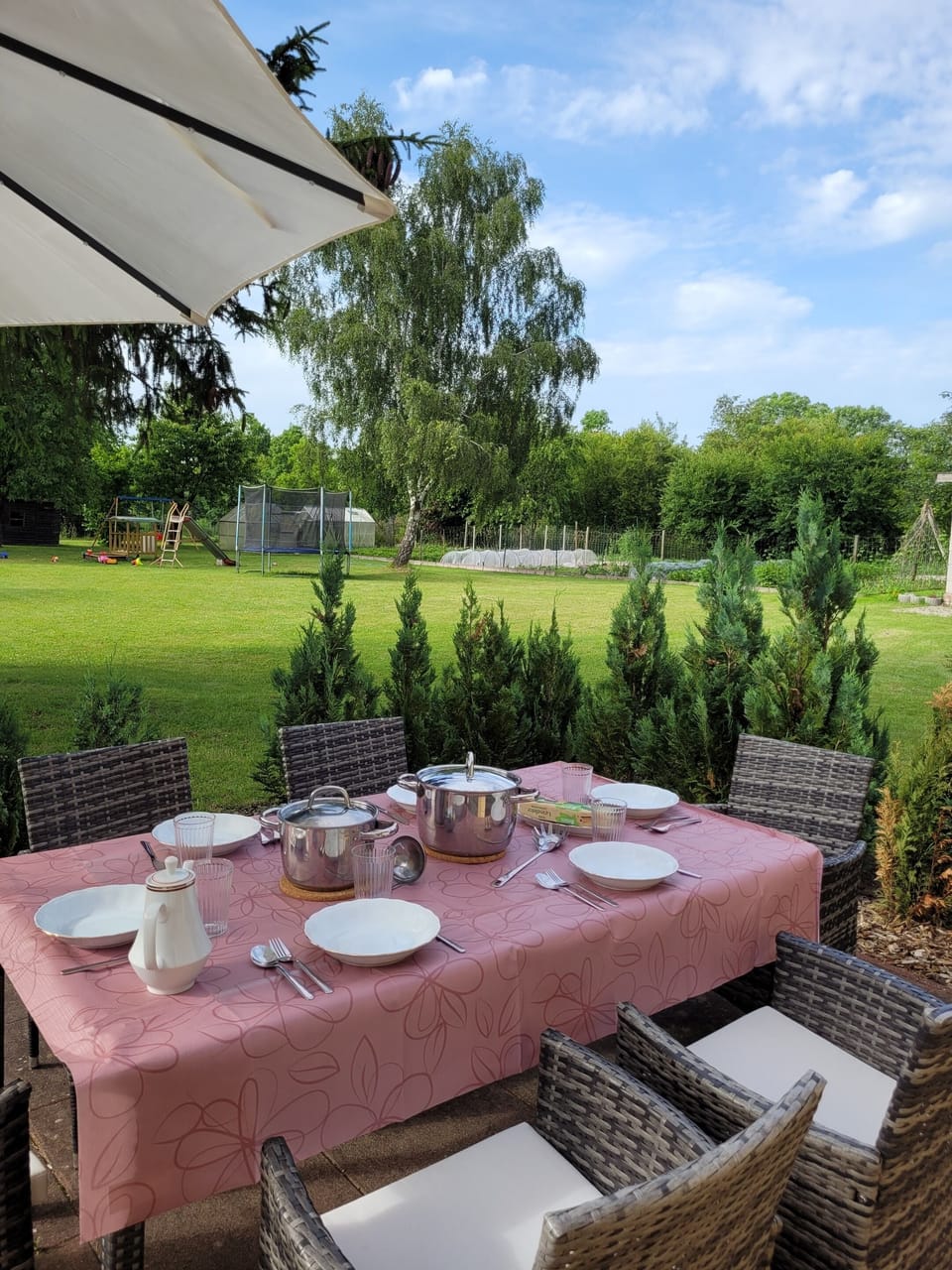 Outdoor dining