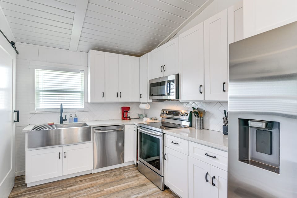 Kitchen | Drip Coffee Maker | Toaster | Main Level