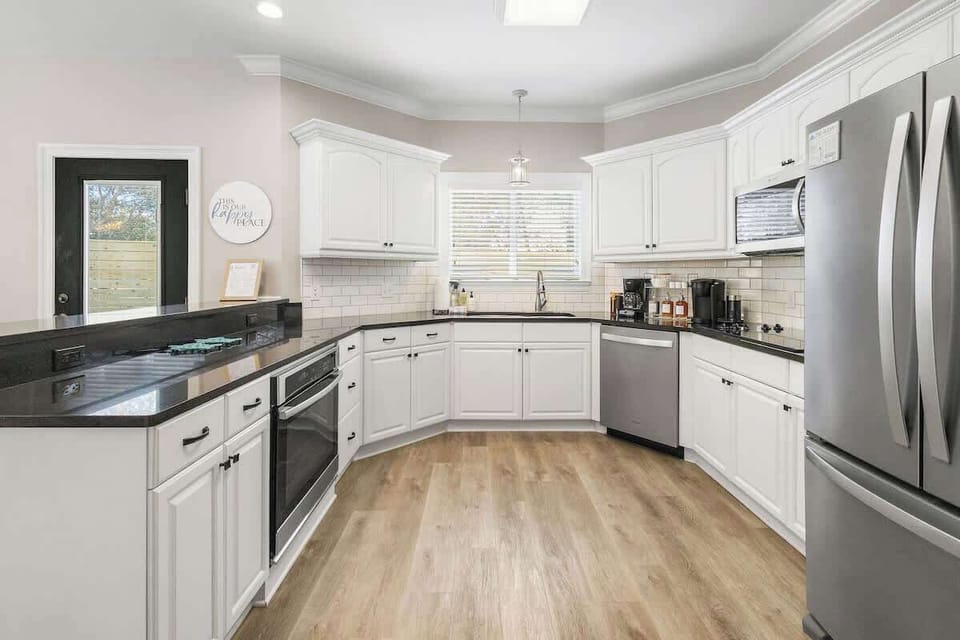 Large fully stocked gourmet kitchen- perfect for cooking together!