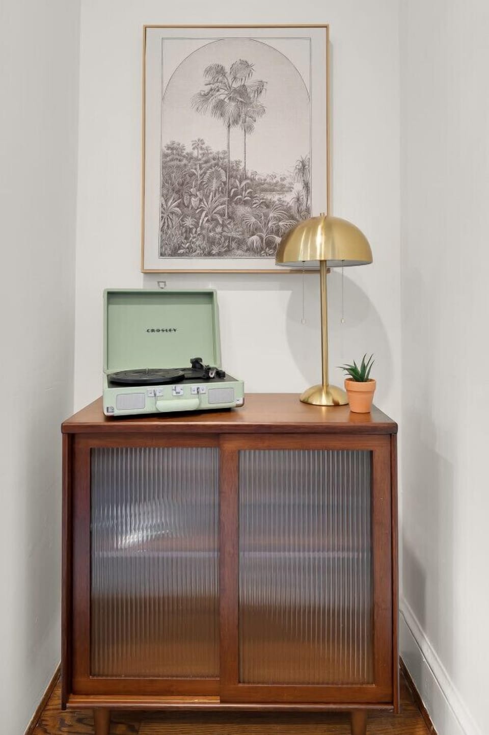 Bluetooth Record Player & Console Filled with Games