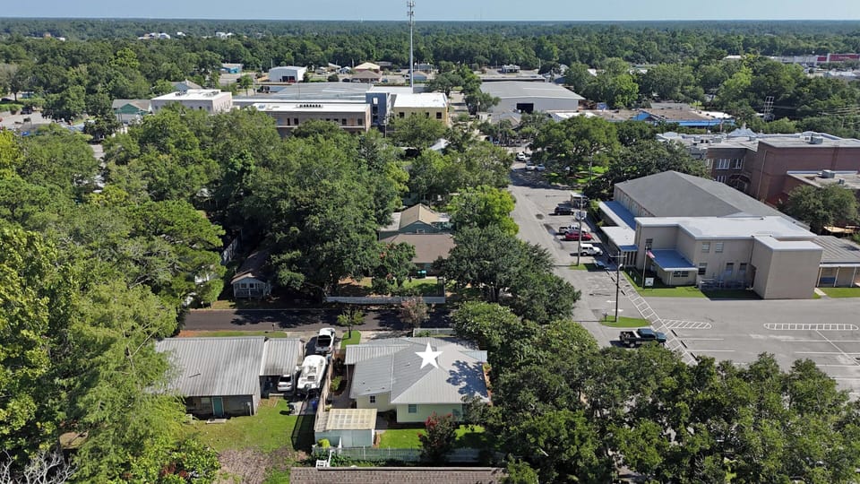 The Lemonade Stand - in the heart of Ocean Springs