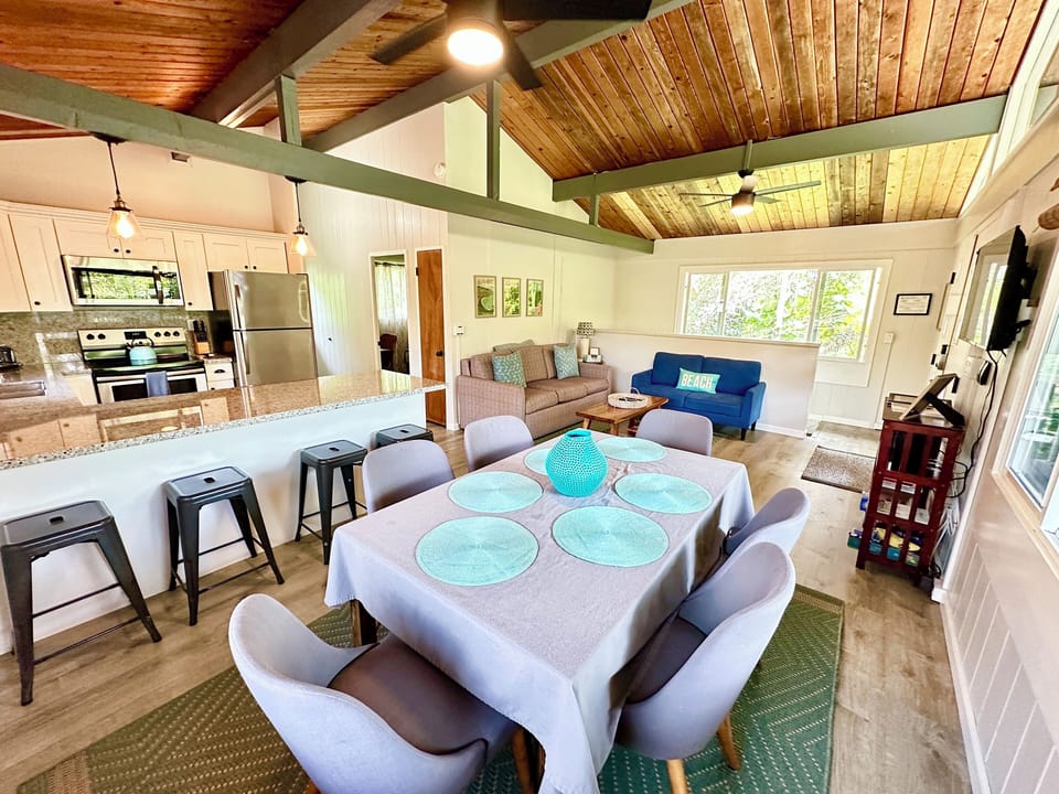 The perfect space for watching a movie, game, or the Merrie Monarch!