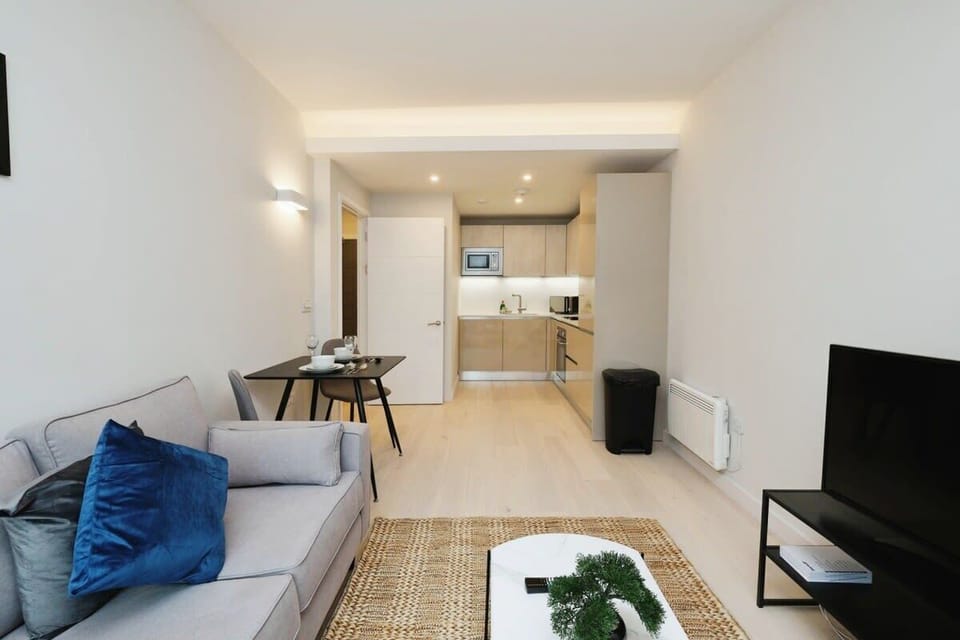 Lounge / Kitchen