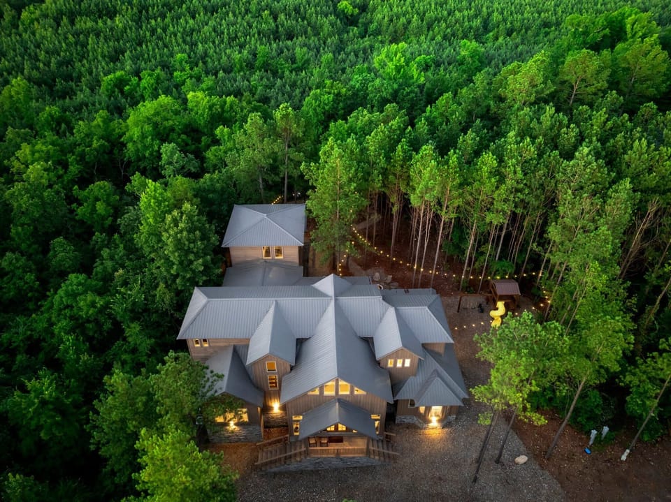 Enjoy luxury cabin living with abundant privacy