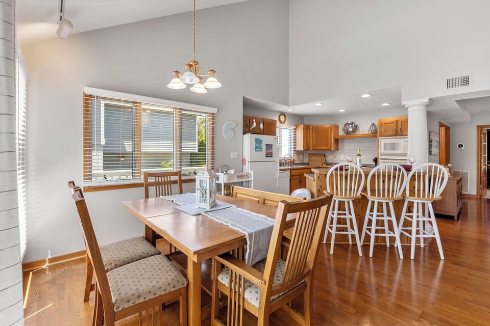 CH16: Come Sail Away | Bottom Level Dining Area