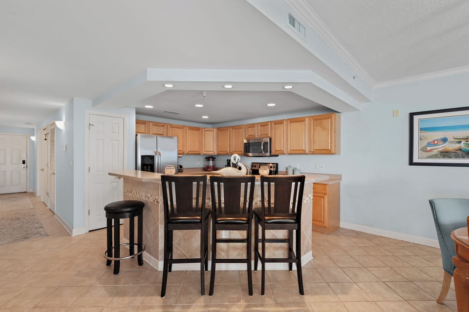 Grab a quick bite at the Breakfast Bar before heading to the Beach, just a short walk away!