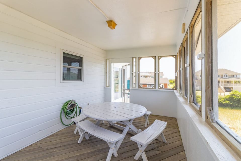 Top Level Screened-in Porch