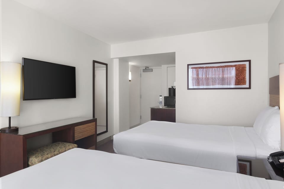 Drop your bags and enjoy an easy, uncluttered room layout.