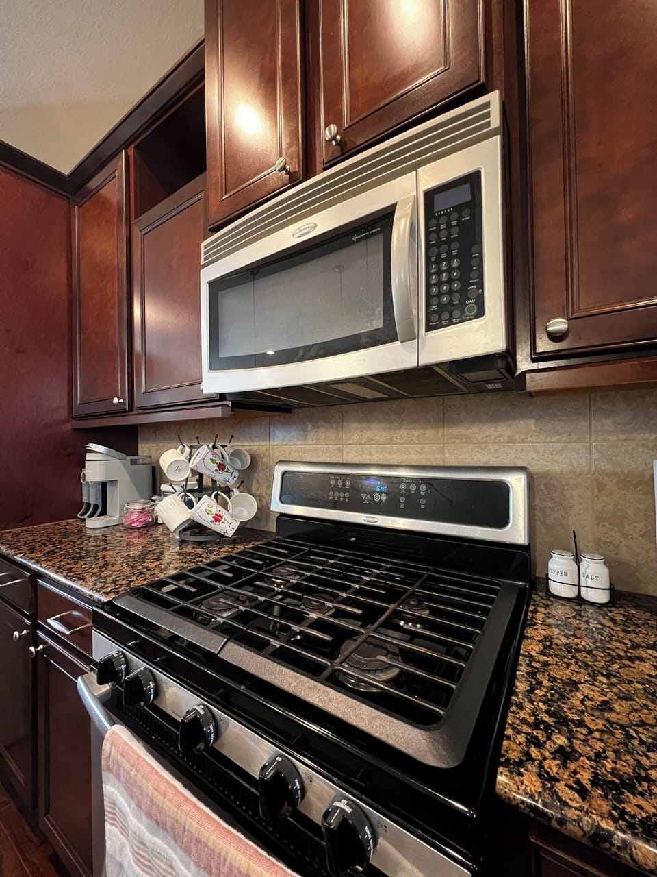 Gas stove