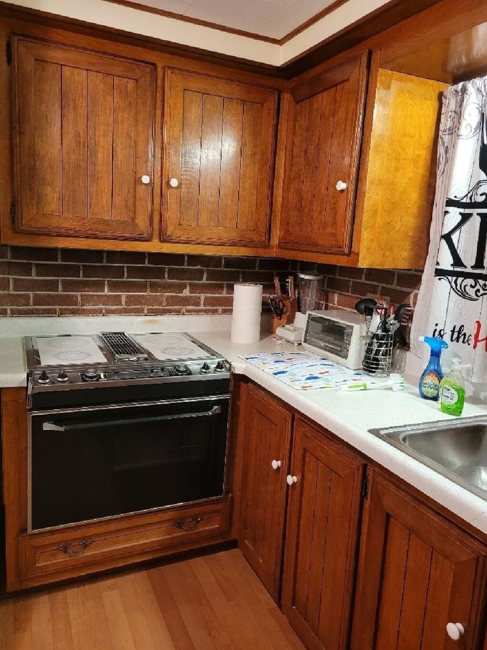Kitchen Range/Oven, Toaster Oven, Blender