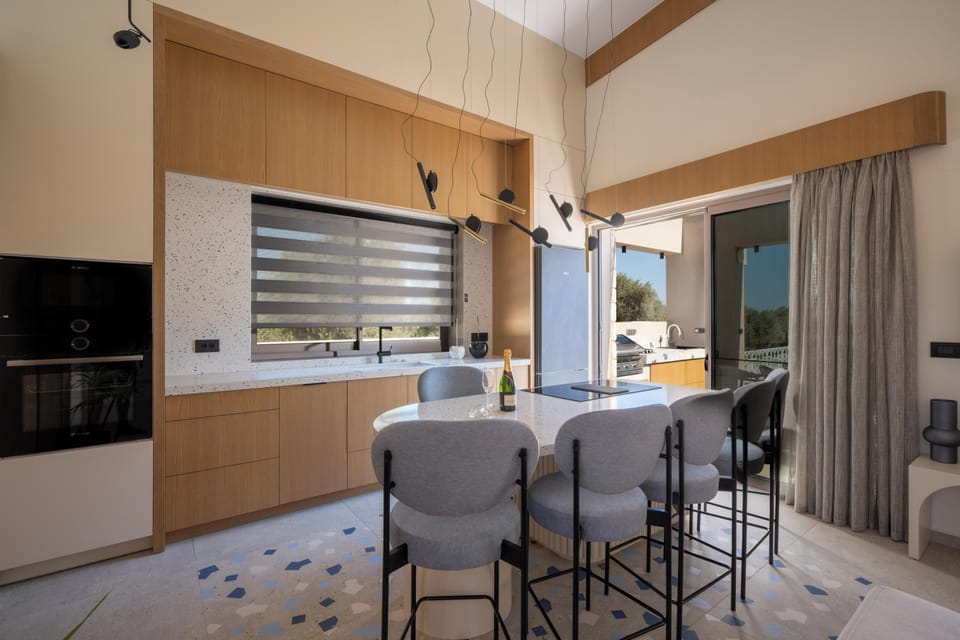 Fully equipped kitchen with all modern appliances