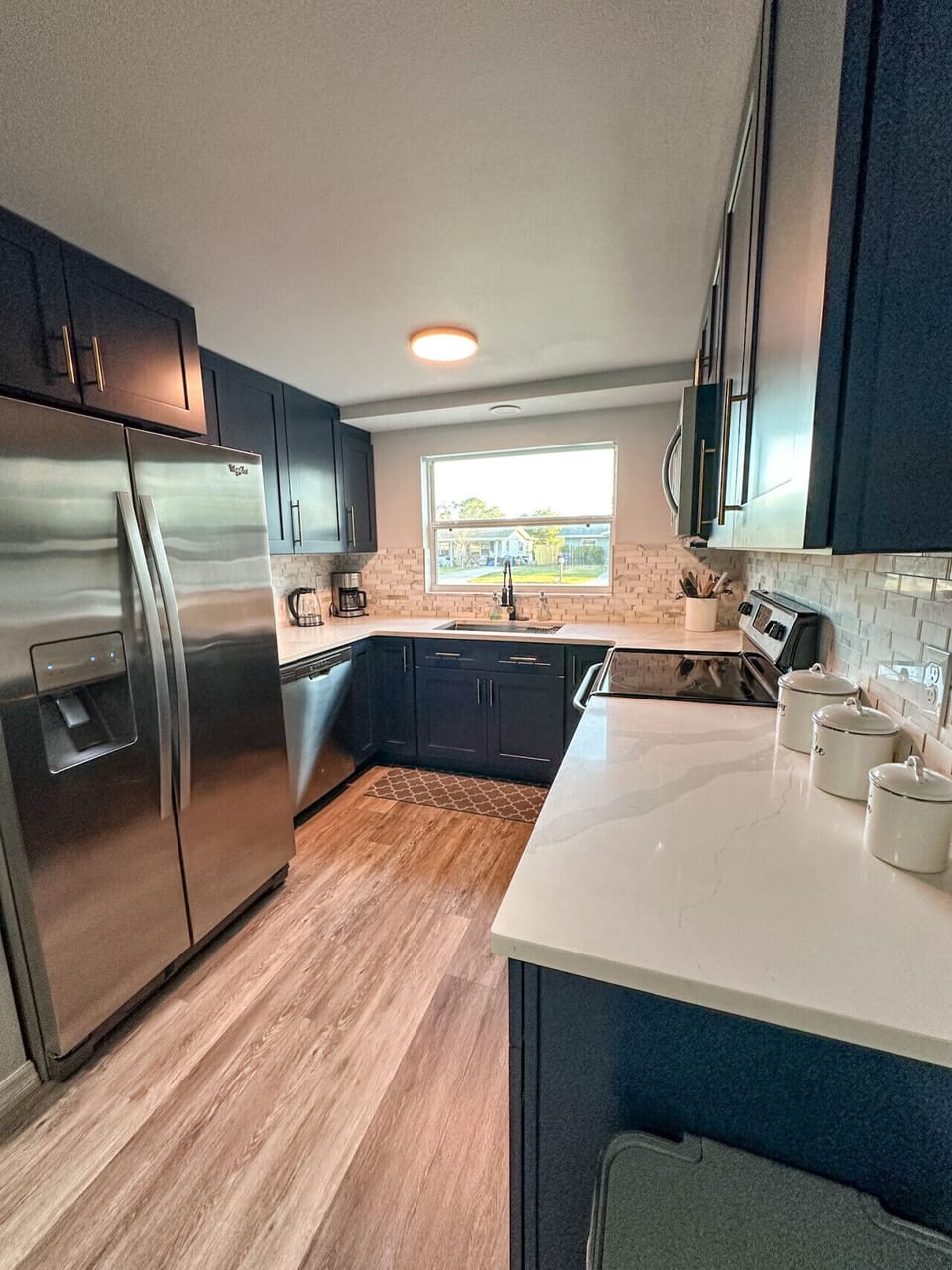 Full kitchen