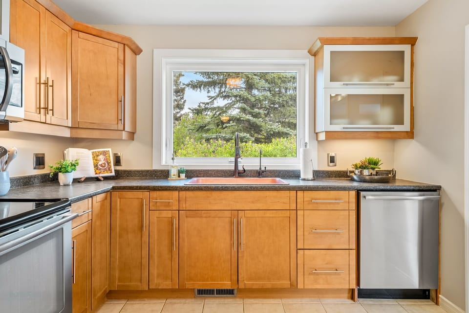 Spacious kitchen, stocked with the essentials such as coffee, oil, spices and more 