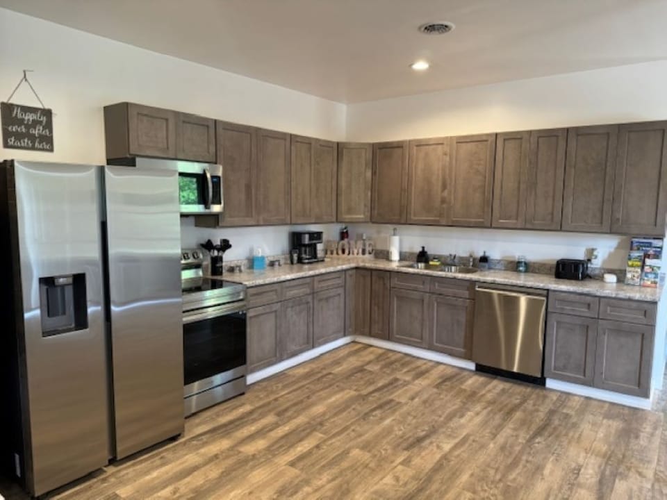 Brand new kitchen with all appliances ready for you to use.