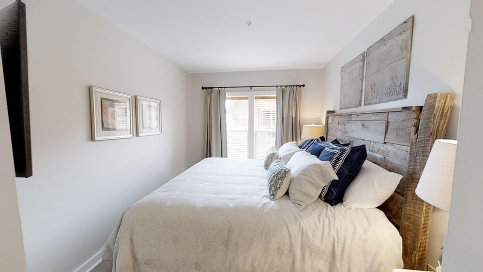 Indoors, Home Decor, Cushion, Furniture, Bed