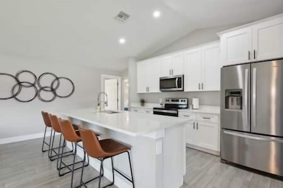 Kitchen island with 4 seats