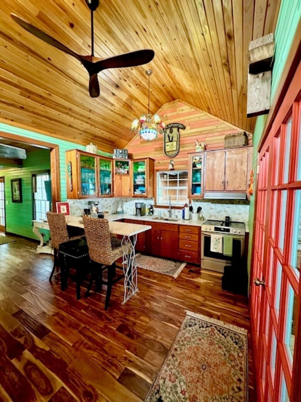 3 Bedroom Sleeps 6 Adults 