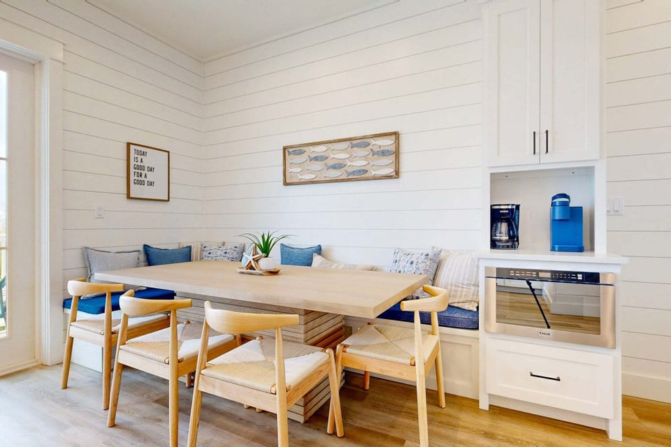 Custom Dining Banquette