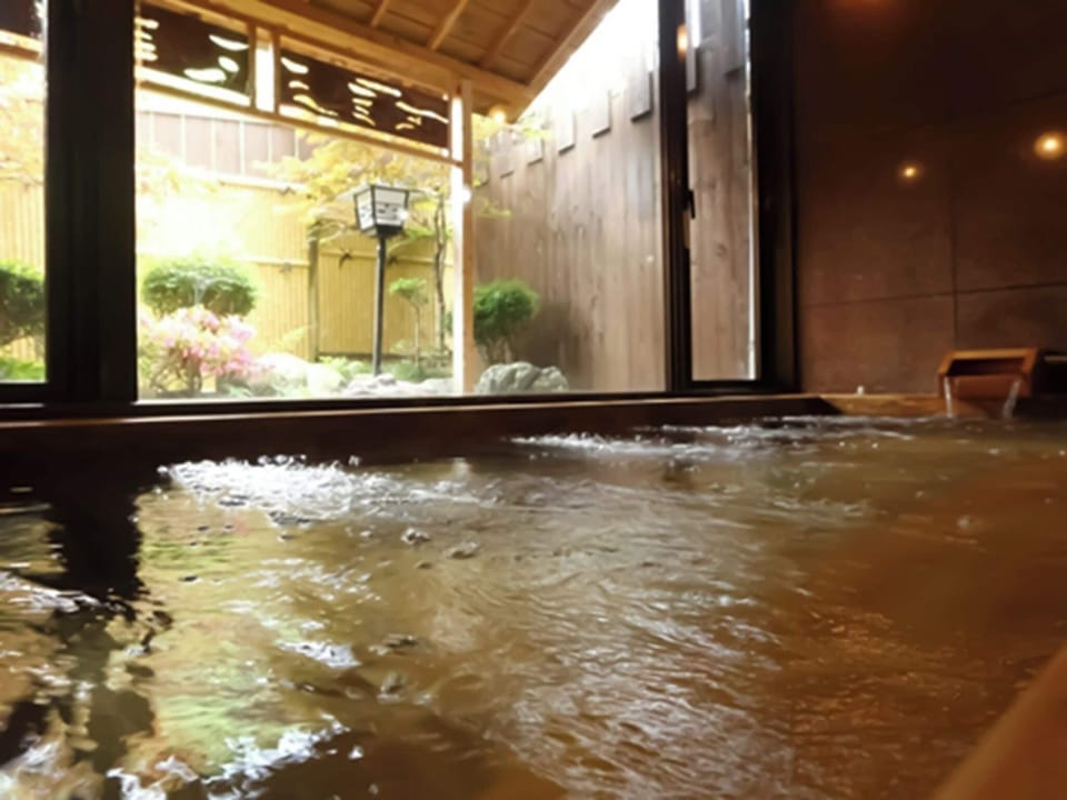 ・[Ancient cypress bath] Available 24 hours a day, except during cleaning hours.