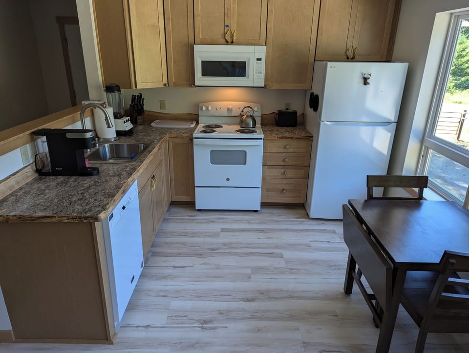 Full kitchen