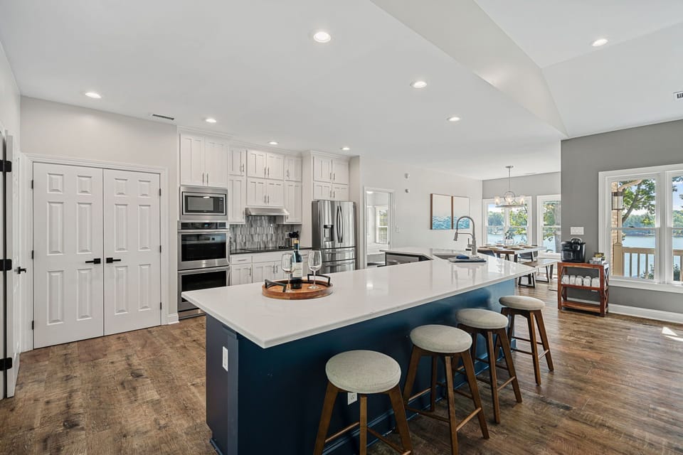 Kitchen island with seating for 4.
