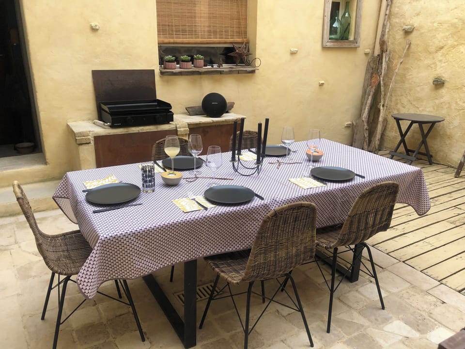 Outdoor dining