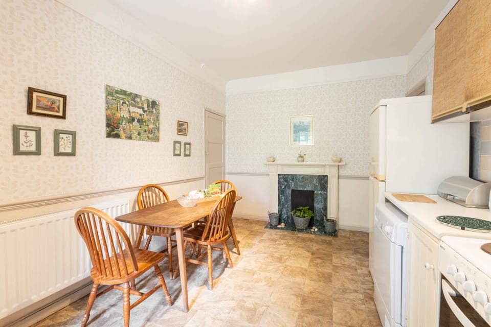 Lower Lodge, Alnwick - Host & Stay
