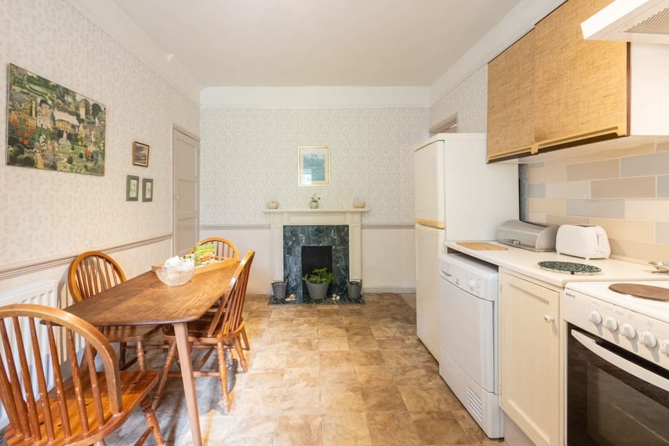 Lower Lodge, Alnwick - Host & Stay