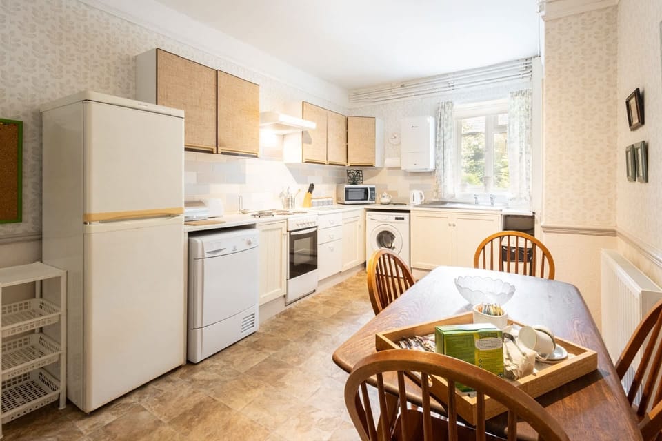 Lower Lodge, Alnwick - Host & Stay
