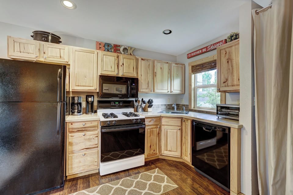 Full size kitchen!