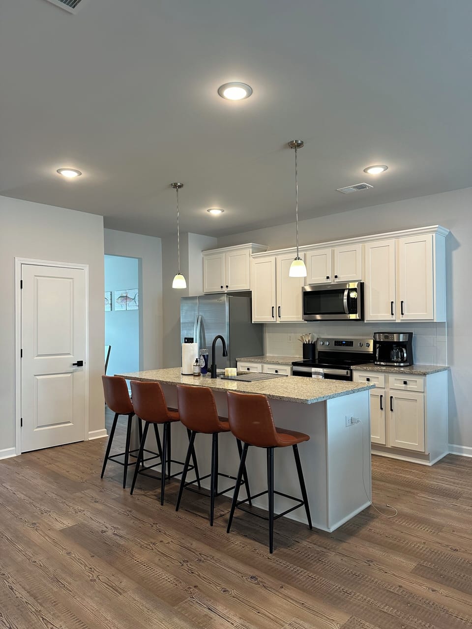 SPACIOUS KITCHEN