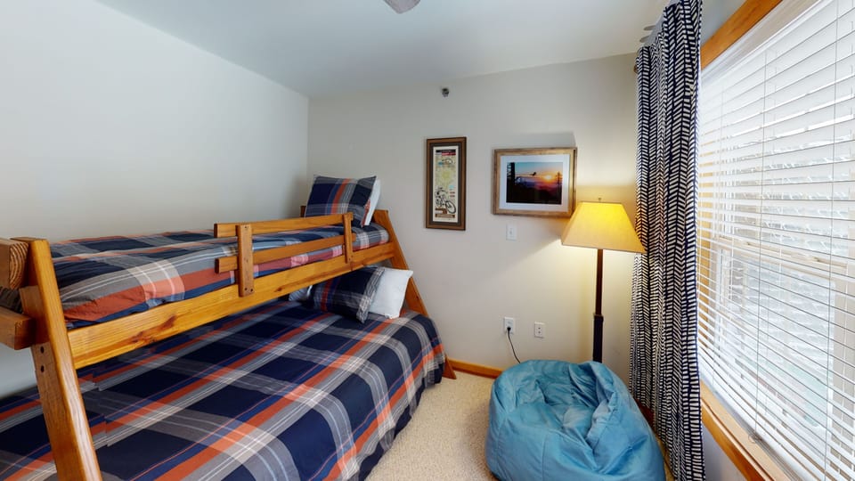 Bed, Bedroom, Furniture, Indoors, Lamp