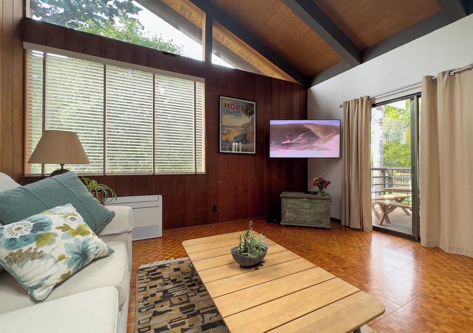 Living room, fast Wifi, smart TV
sign in to any of your streaming services