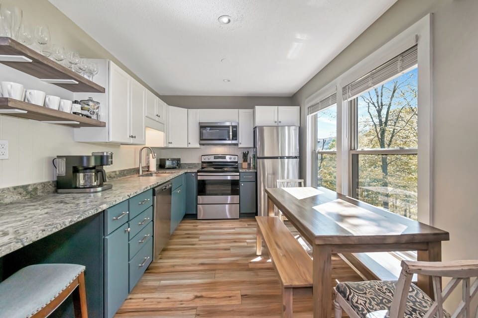 Gather around for a home cooked meal made in the fully equipped kitchen.