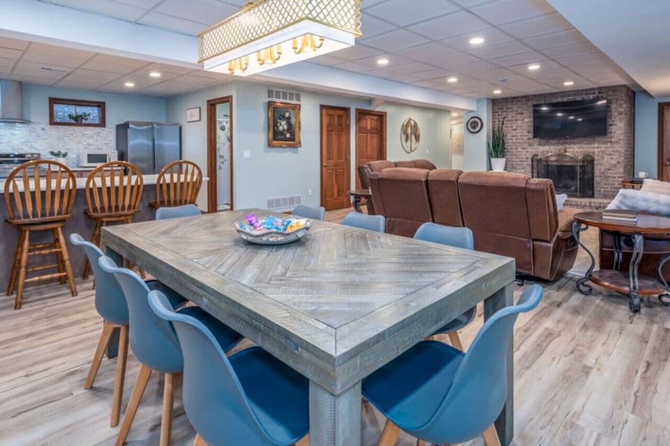 Large dining space with seating for the whole party