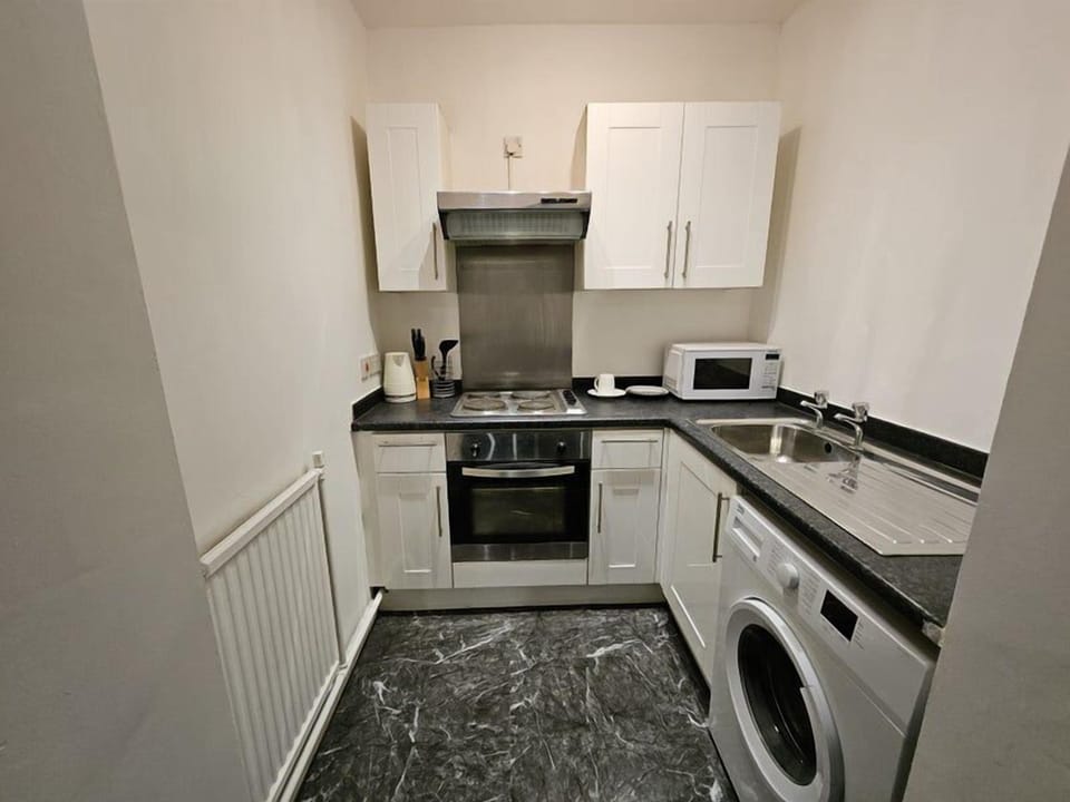 full kitchen