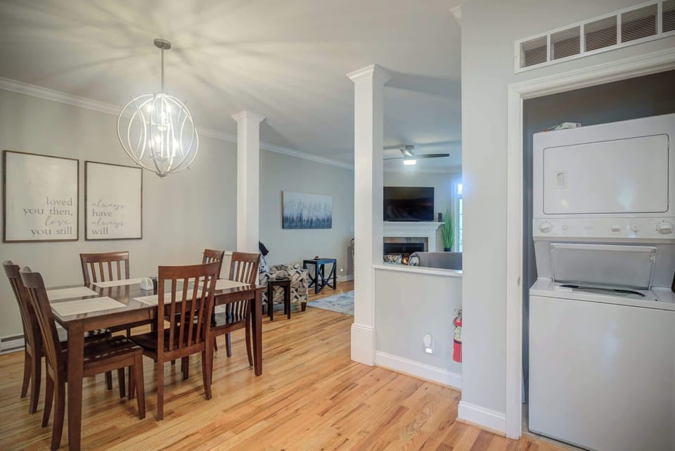 Dining Room and W/D 
