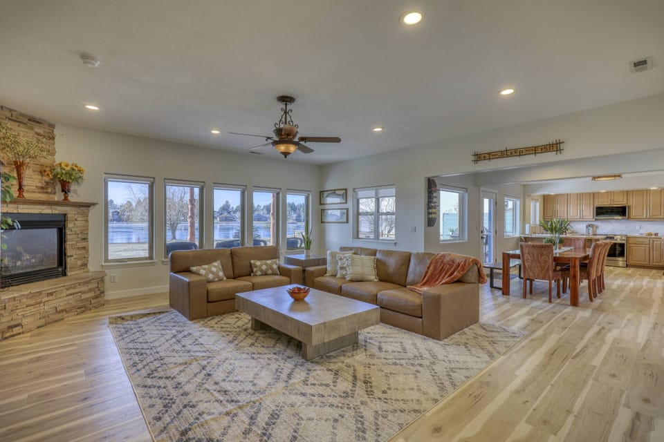 From the entry way of Majestic Lake Escape, you are greeted with huge lake views and a welcoming Colorado vibe, located in the heart of Pagosa Springs