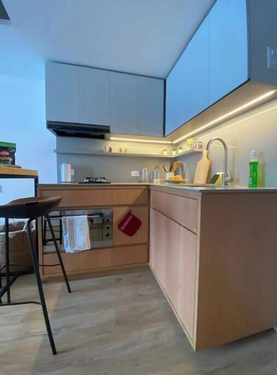 full kitchen