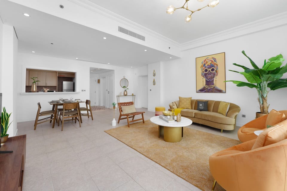 Elegant coastal holiday rental with a large terrace close to the beach in Palm Jumeirah Dubai