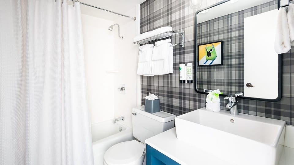 Refresh fast with a bright, spotless bath and fluffy towels.
