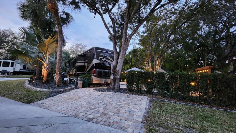 Starlight Corner RV Campsite at River Ranch! Full Hookup Luxury Site! 140 (2464)