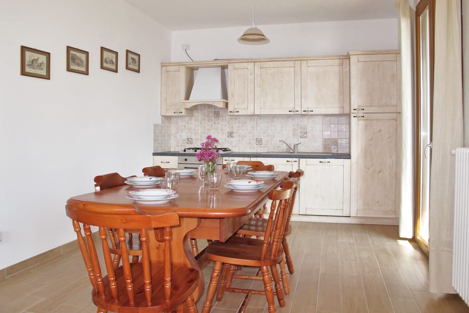 Kitchen and dining area